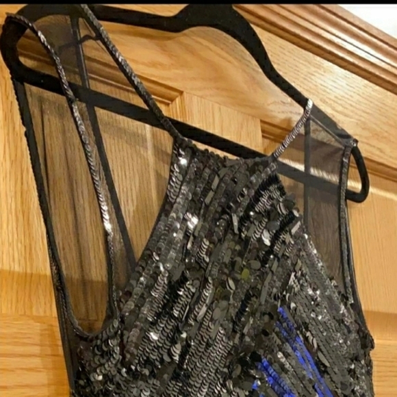 Parker Mona Sequin Sleeveless Column Gown - Picture 3 of 14